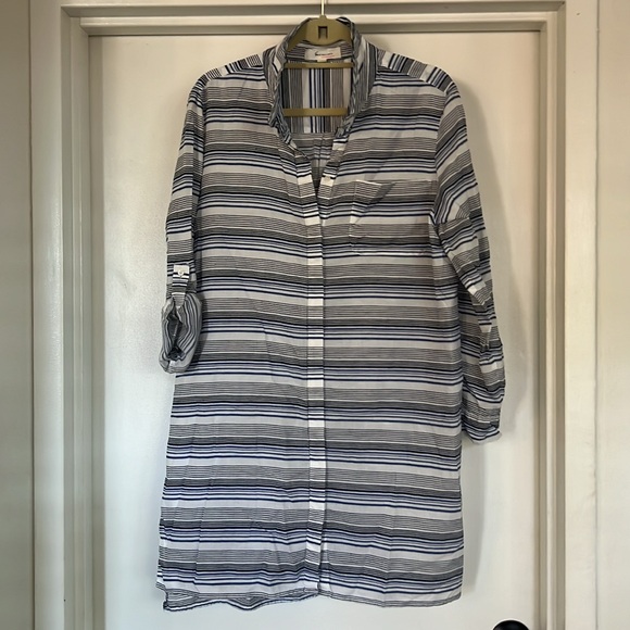 Two by Vince Camuto Linen button front shirt for beach or bed - Picture 7 of 7